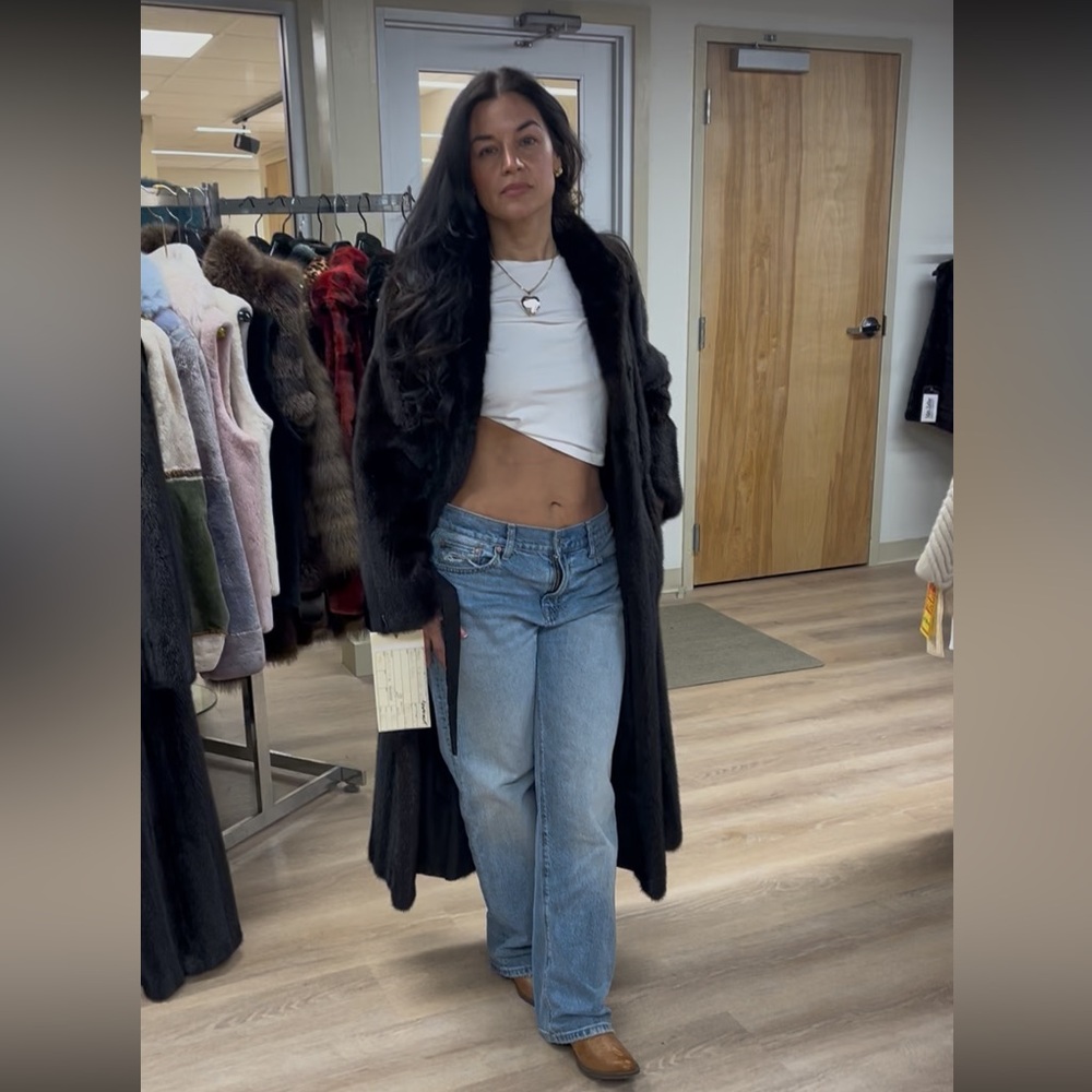 Elegant Black Mink Fur Coat